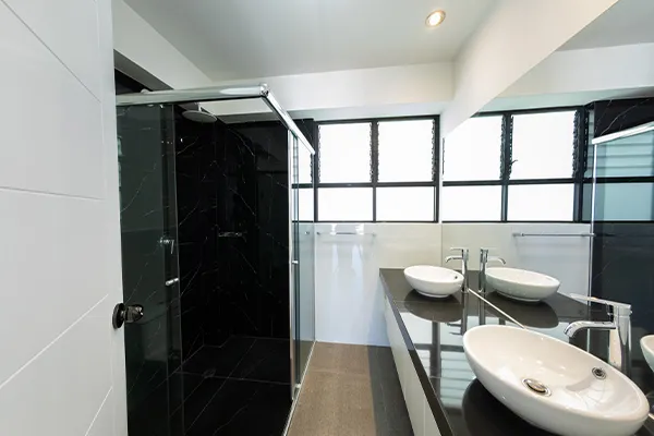 Baño de visitas del dúplex