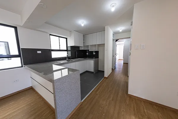 Cocina moderna del dúplex